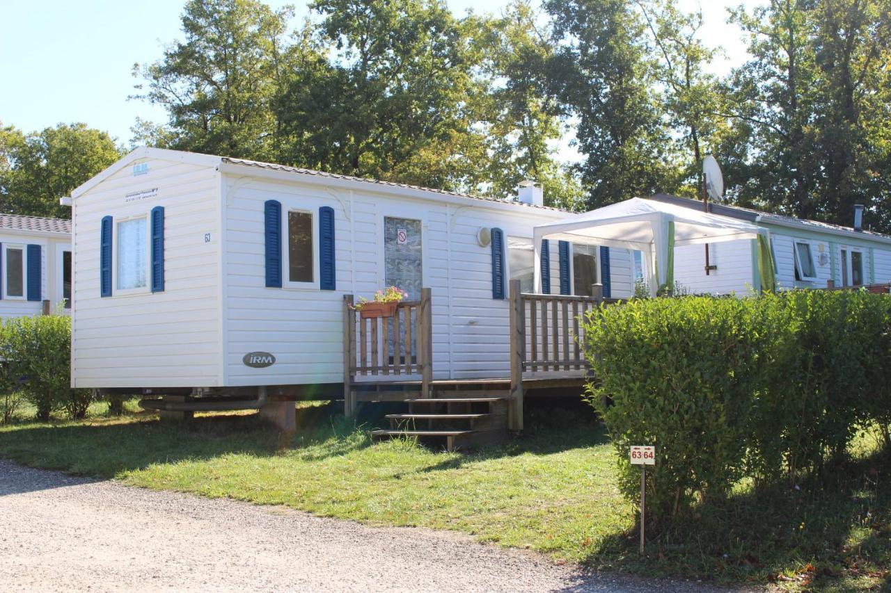Camping Du Pontis Verteillac エクステリア 写真