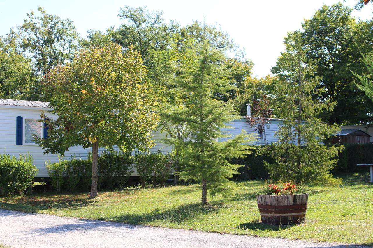 Camping Du Pontis Verteillac エクステリア 写真