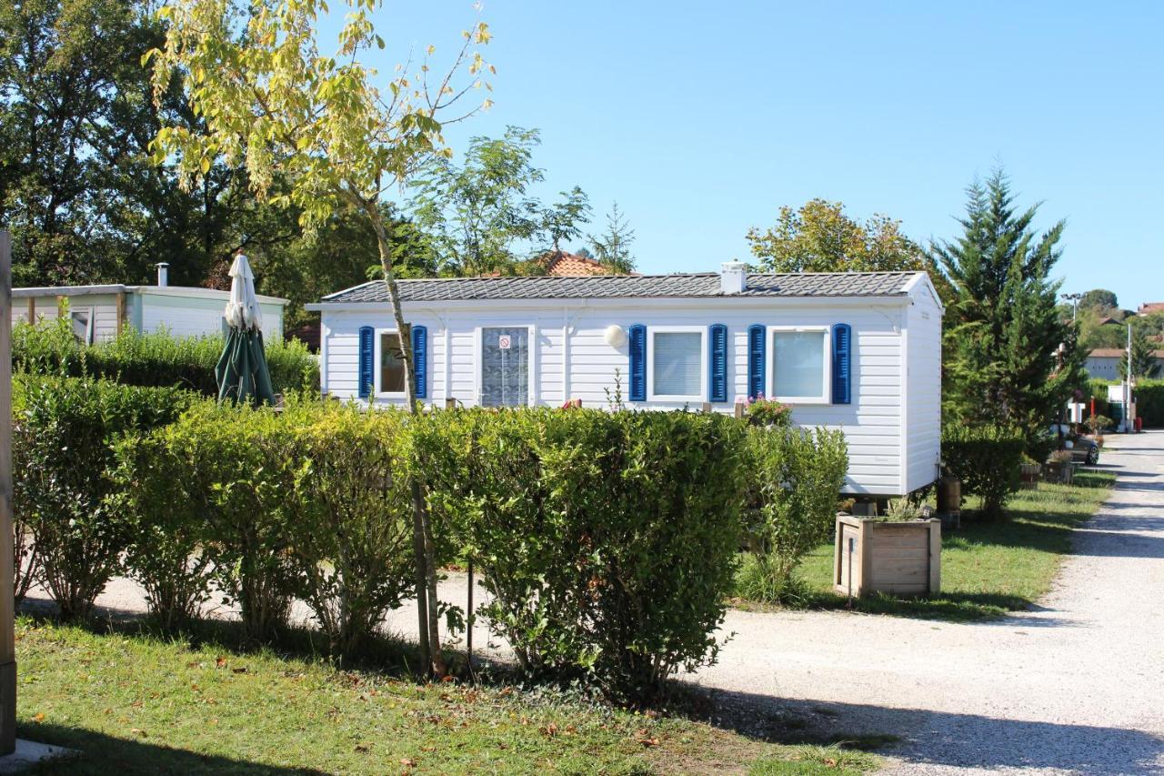 Camping Du Pontis Verteillac エクステリア 写真
