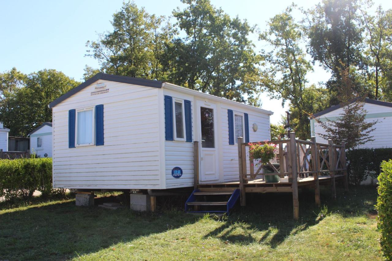 Camping Du Pontis Verteillac エクステリア 写真