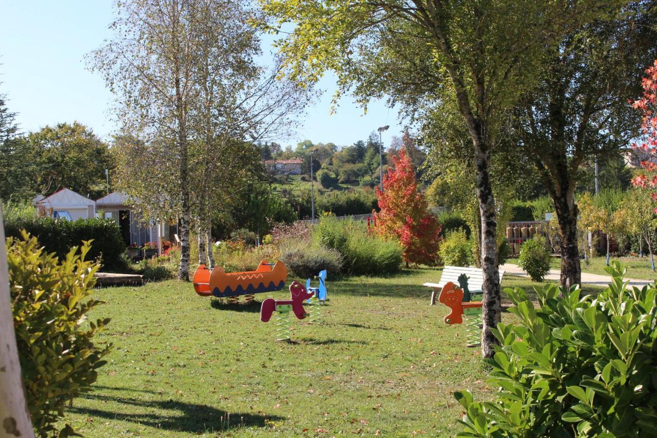 Camping Du Pontis Verteillac エクステリア 写真