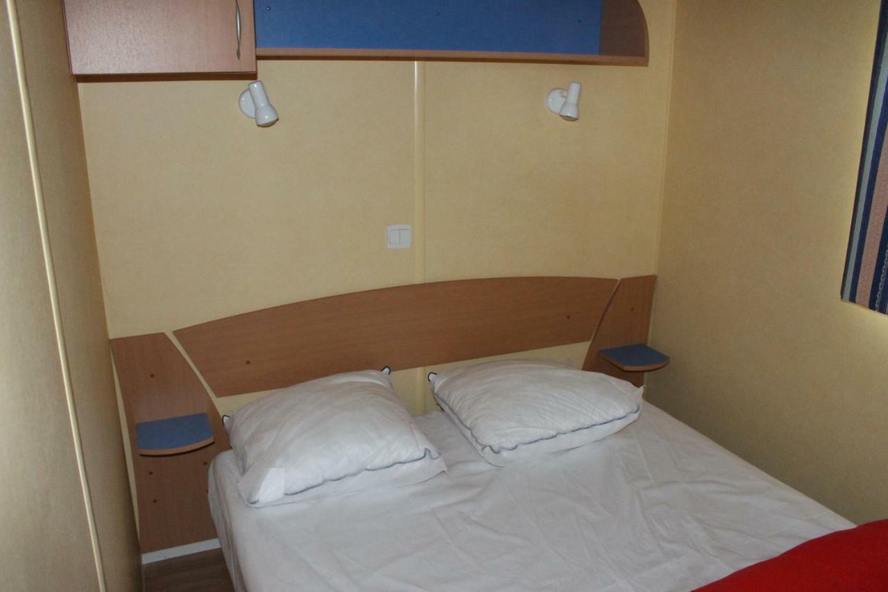 Camping Du Pontis Verteillac エクステリア 写真