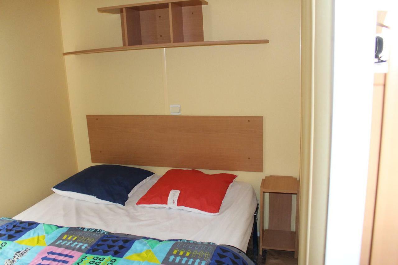 Camping Du Pontis Verteillac エクステリア 写真