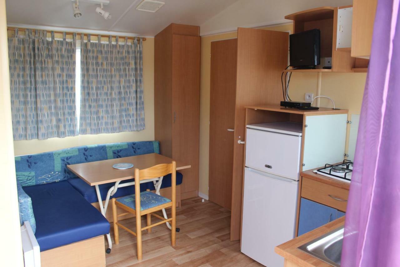 Camping Du Pontis Verteillac エクステリア 写真