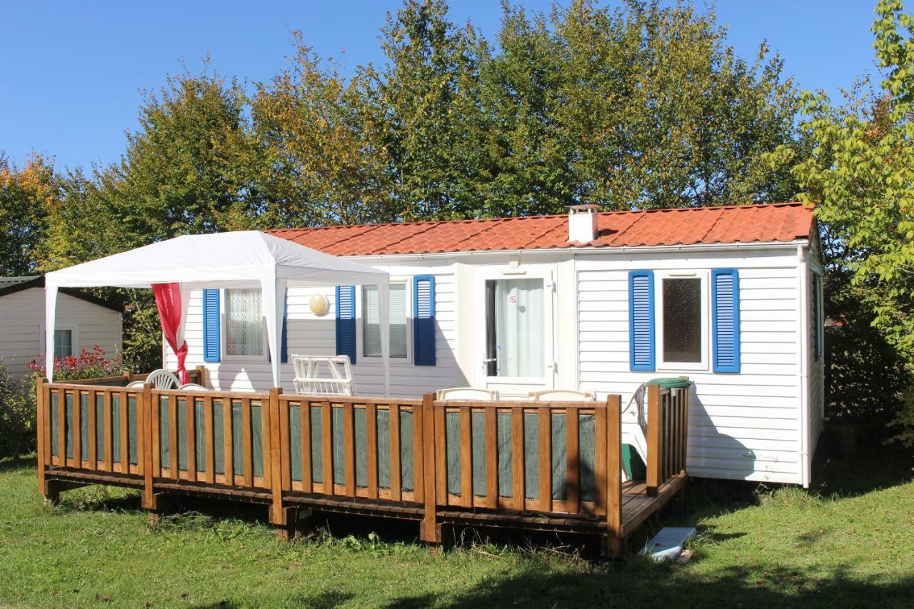 Camping Du Pontis Verteillac エクステリア 写真