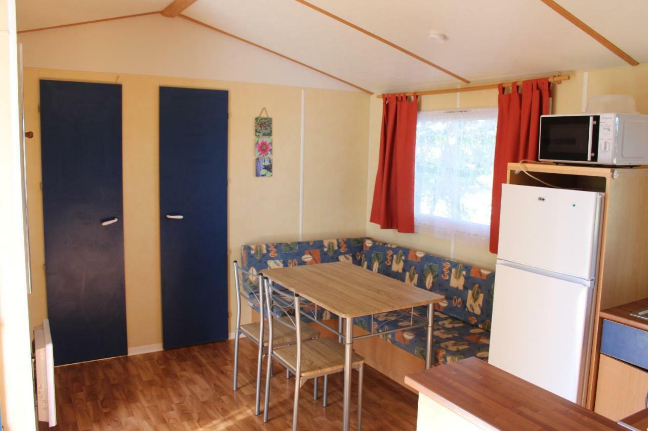 Camping Du Pontis Verteillac エクステリア 写真