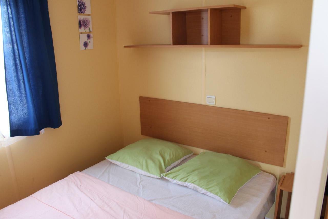 Camping Du Pontis Verteillac エクステリア 写真
