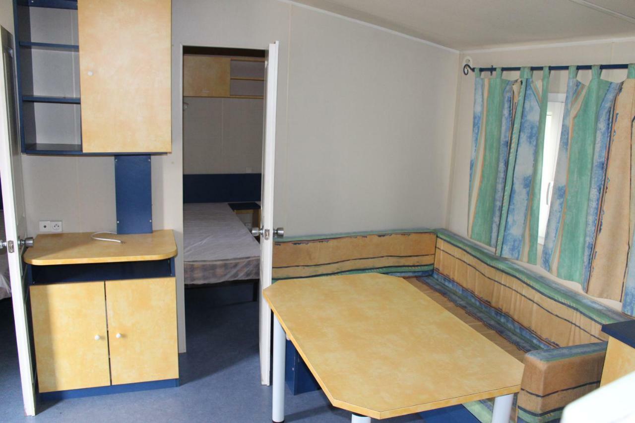 Camping Du Pontis Verteillac エクステリア 写真